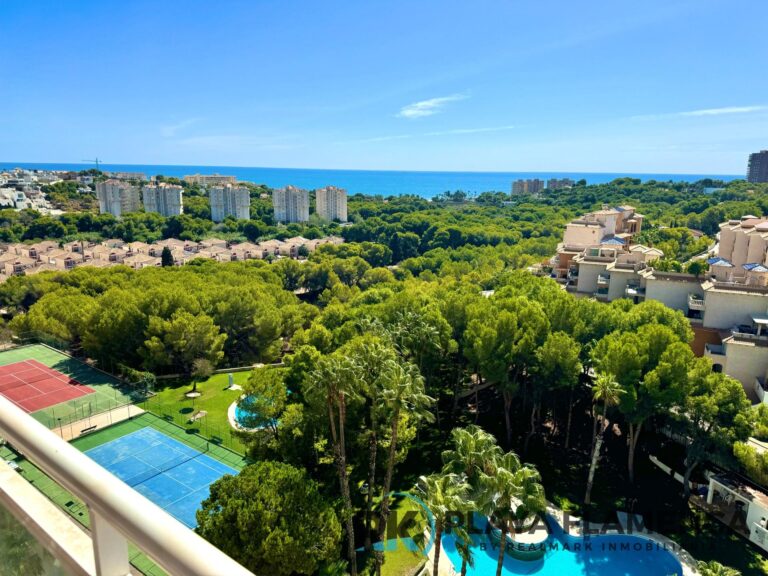 Apartament z 2 sypialniami ze spektakularnym widokiem na morze. Parking + komórka lokatorska w cenie