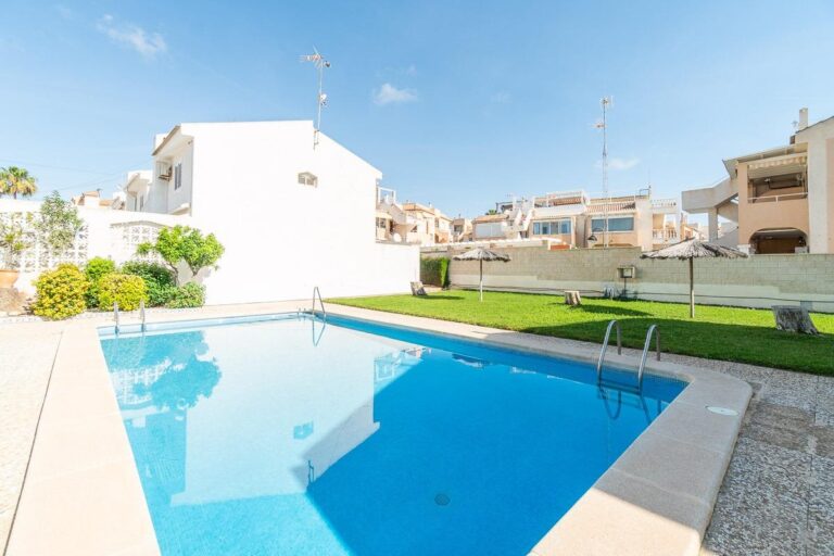 Kamienica w Los Frutales (Torrevieja)