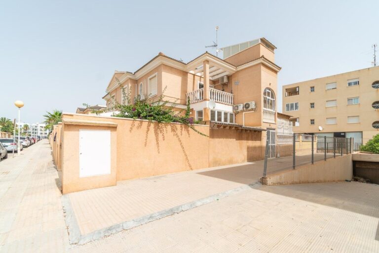 Bungalow na najwyższym piętrze w La Zenia (Orihuela Costa)
