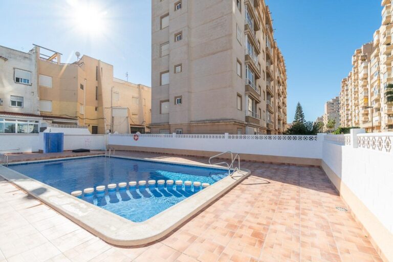 Parter z ogrodem w Nueva Torrevieja