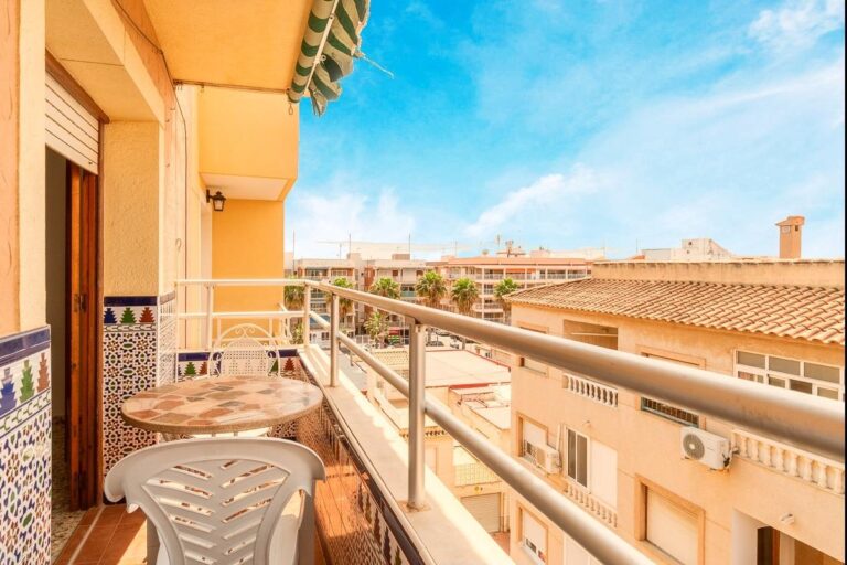 Apartament na plaży Los Naufragos (Torrevieja)