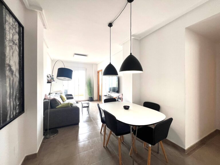 Jasny penthouse przy plaży!