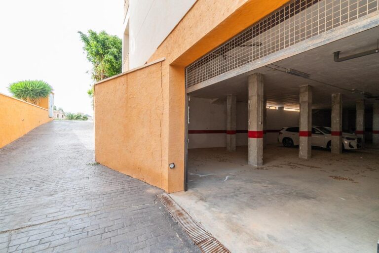 Miejsce parkingowe w zamkniętym garażu w Playa Golf II-Altos de Cabo Roig