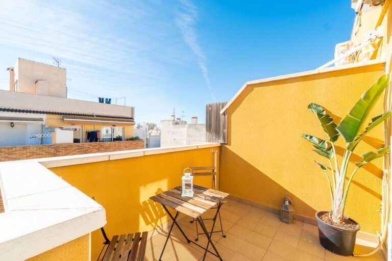 Ekskluzywny apartament na najwyższym piętrze w centrum Torrevieja